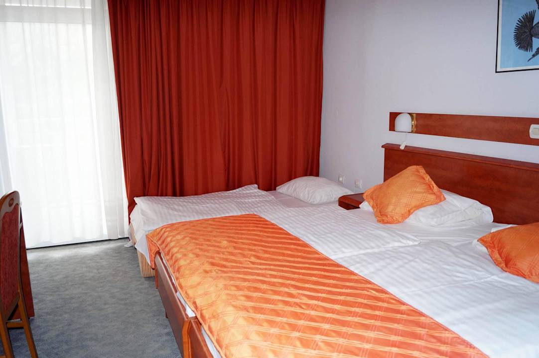 Raum / Zimmer / Schlafbereich (Innenansicht) Hotel Baska