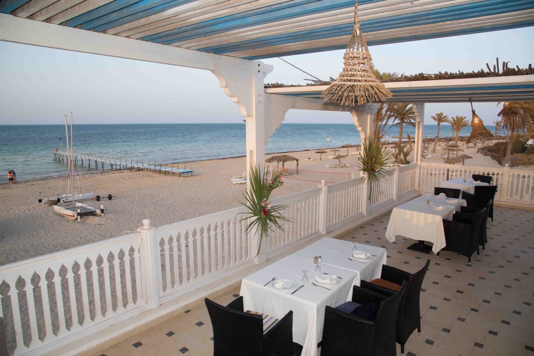 Fisch-Essen am Strand Hotel Sangho Club Zarzis