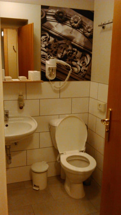 Badezimmer  Hotel Three Crowns Prag