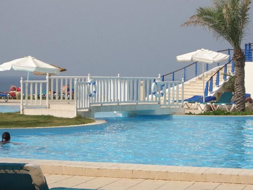 Brücke über den Relaxpool und Abgrenzung zum Kinderbecken Hotel Club Valtur Tabarka