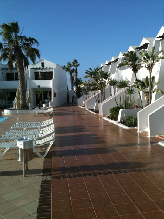 Saubere Anlage mit Bungalows Hotel Sands Beach Resort