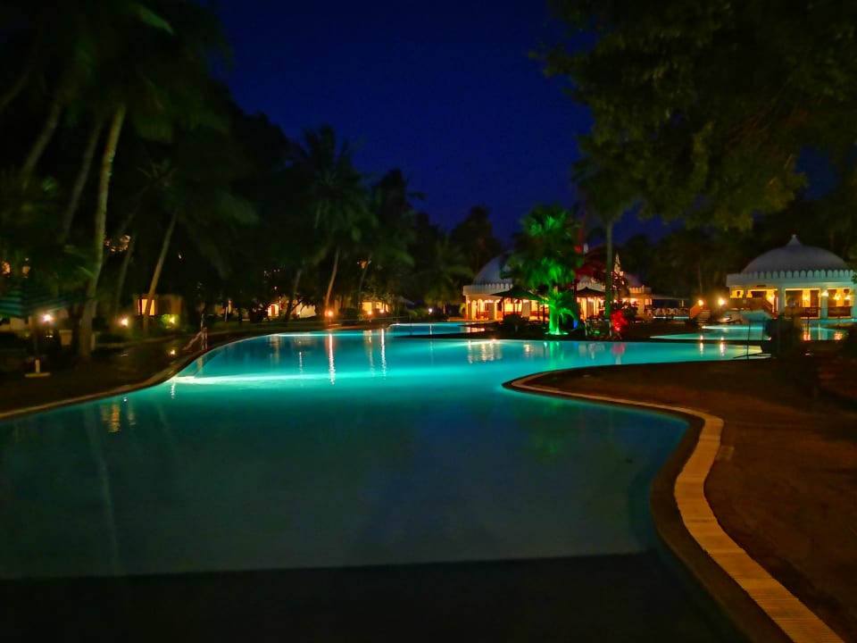 Pool Hotel Southern Palms Beach Resort