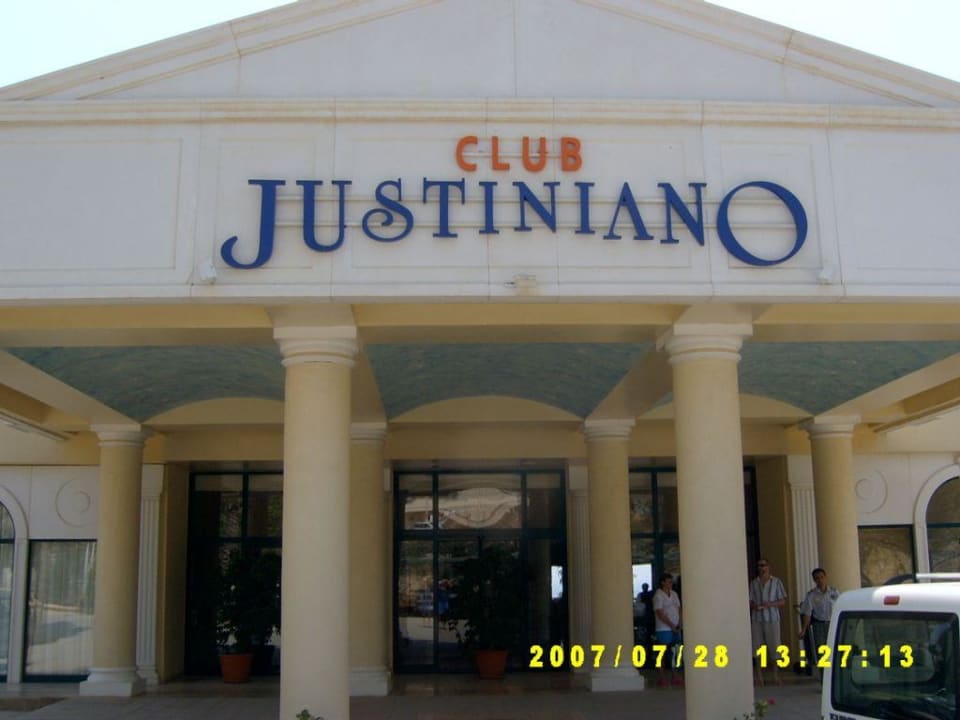 Eingang Justiniano Club Alanya