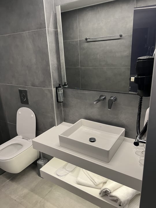 Zimmer Acharavi Beach Hotel