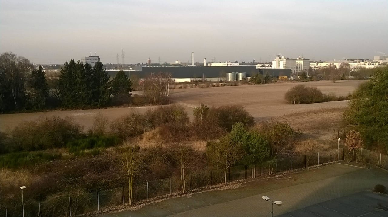 Blick aus dem Zimmerfenster Holiday Inn Express Frankfurt - Airport