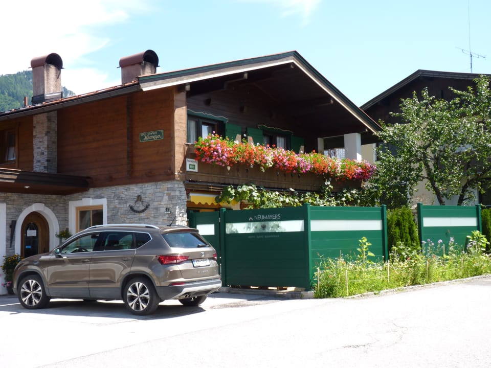 Außenansicht Gästehaus Neumayer