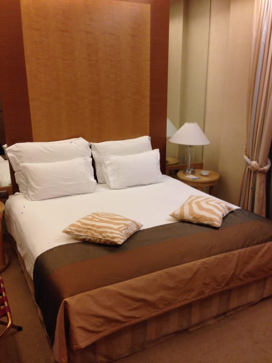 Superb bed Meliá Athens Hotel