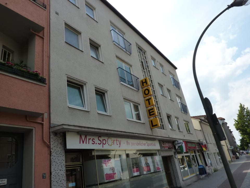 Eingang Seegefelder Straße Hotel Kallmeyer