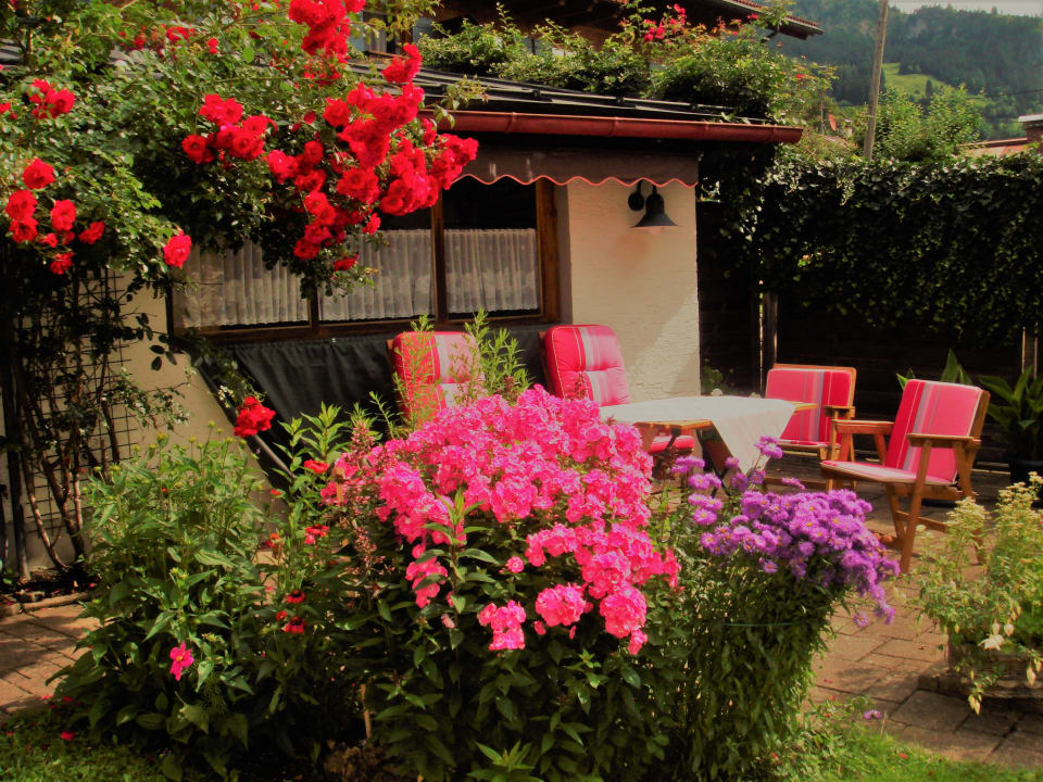 Gartenanlage Ferienwohnungen Schneider Bad Hindelang