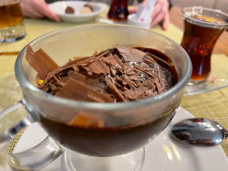 Gastro Acanthus Cennet Barut Collection