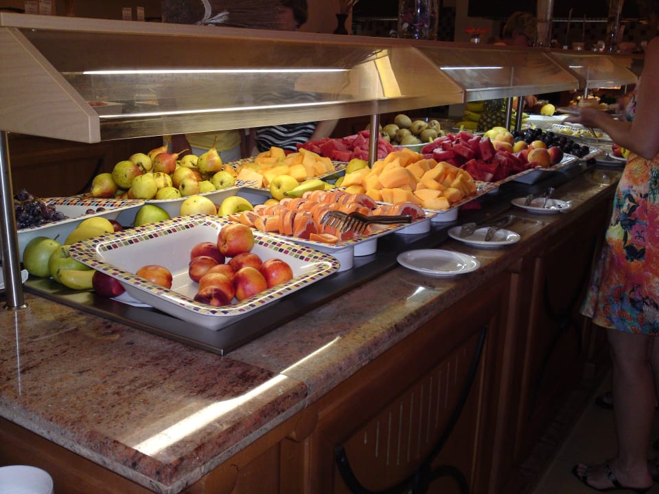 Lecker Obstbuffet DIT Majestic Beach Resort