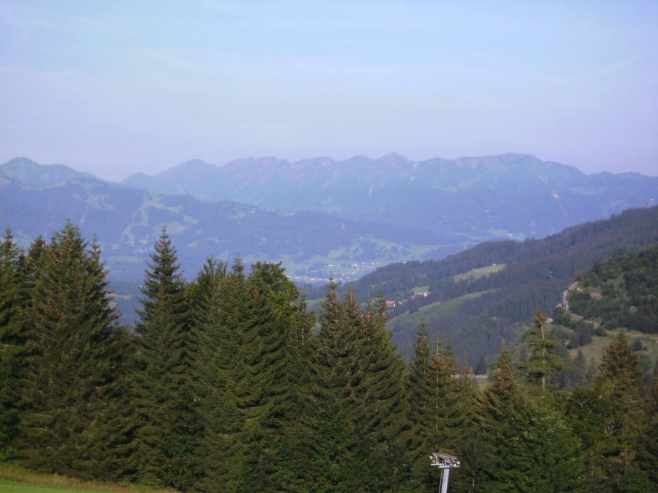 Ausblick von Balkon Holz100 Suite Biohotel Mattlihüs