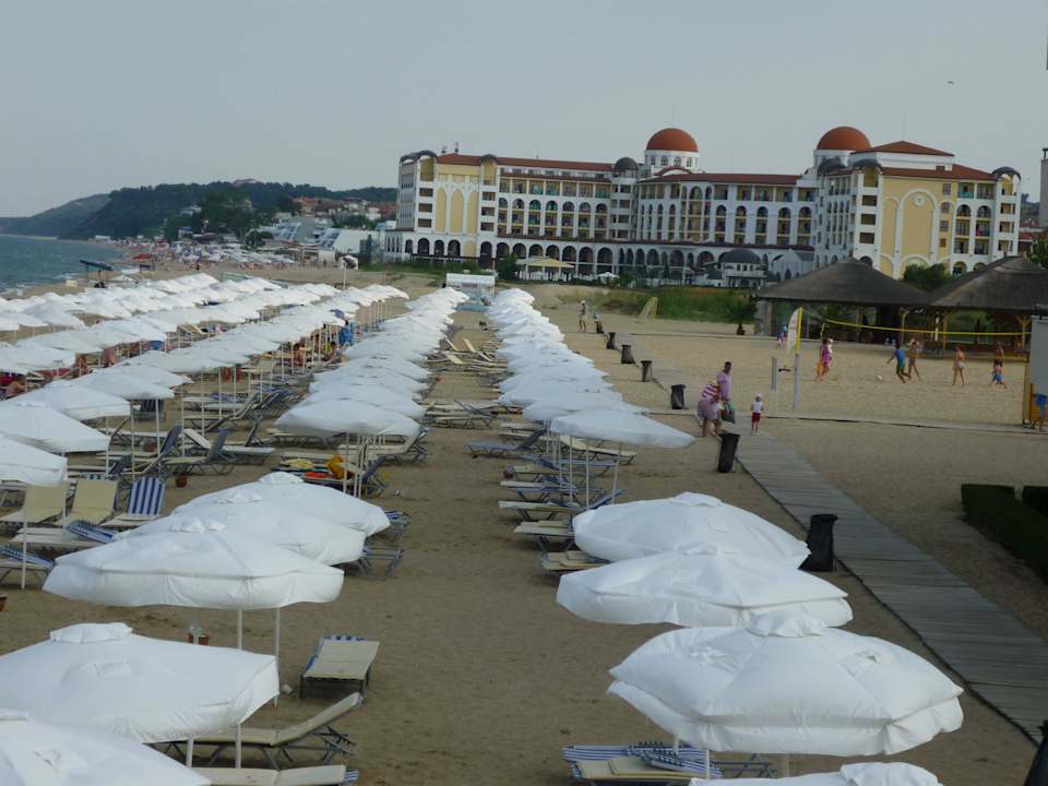Im Hintergrund Hotel RIU HVD Clubhotel Miramar