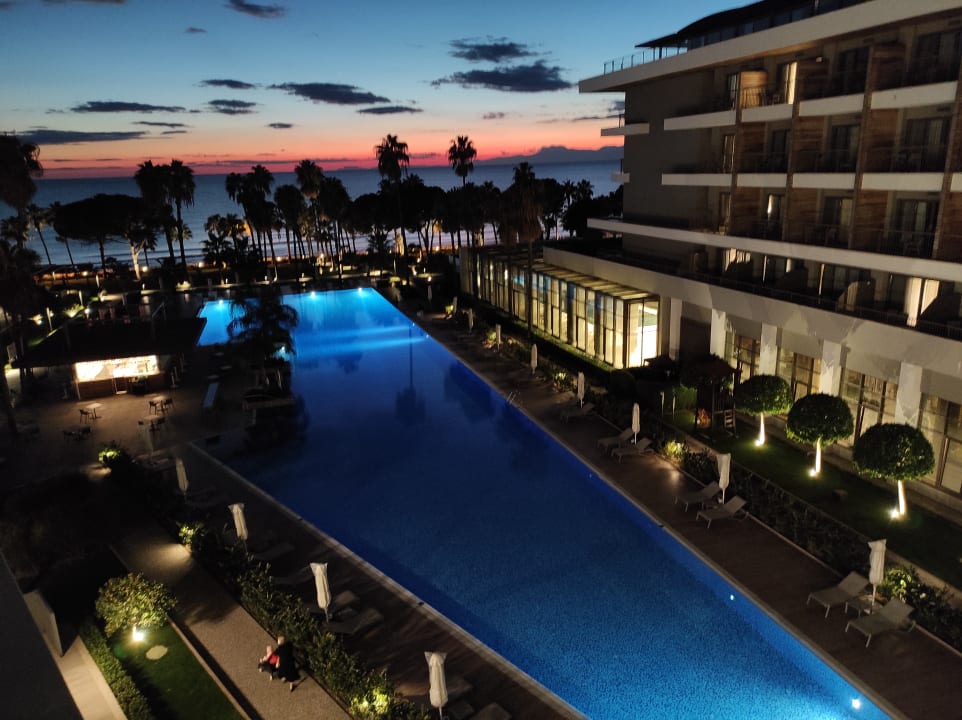 Ausblick Acanthus Cennet Barut Collection