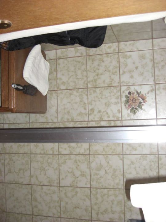 Bad im Stil der 60er Hotel Auffacher Hof