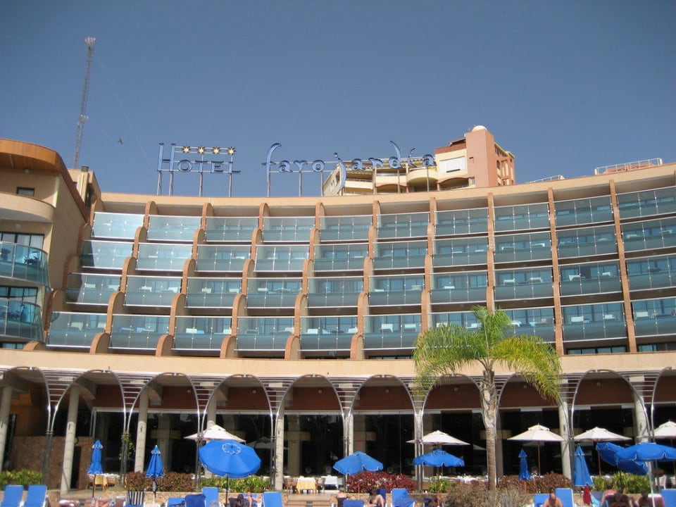 Aussenaufnahme vom pool zum zimmer MUR Hotel Faro Jandia & Spa Fuerteventura