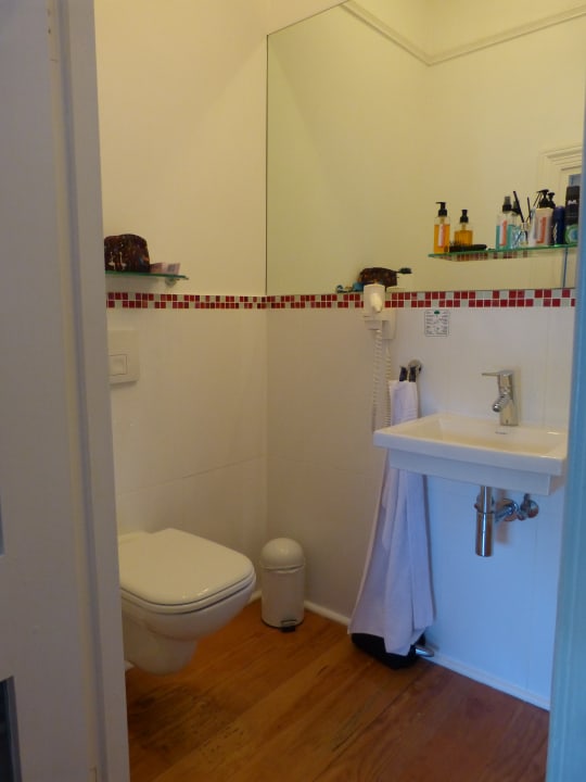 Zimmer Nine Flowers Guest House