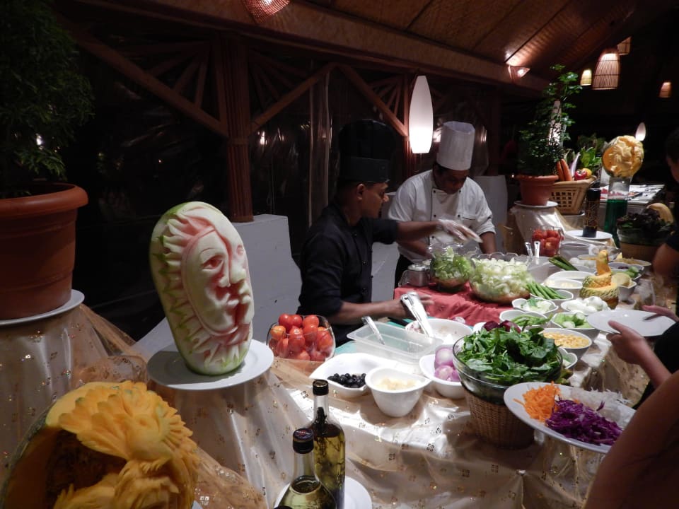 Salatbuffet Thulhagiri Island Resort