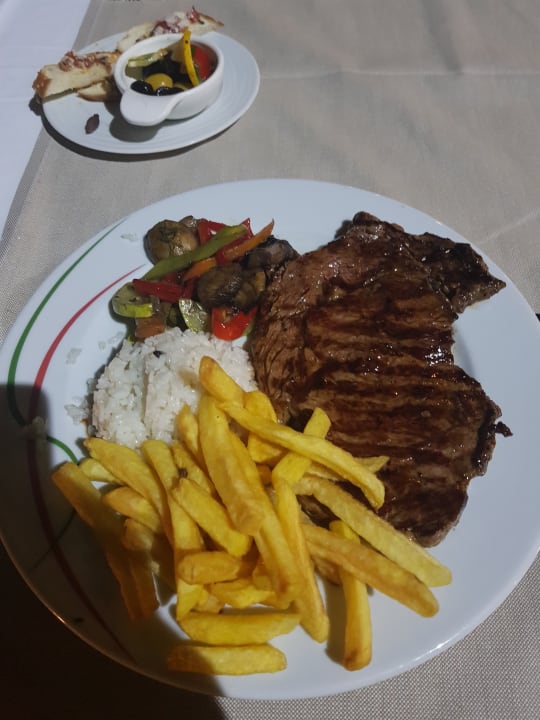 Gastro Saturn Palace Resort Hotel