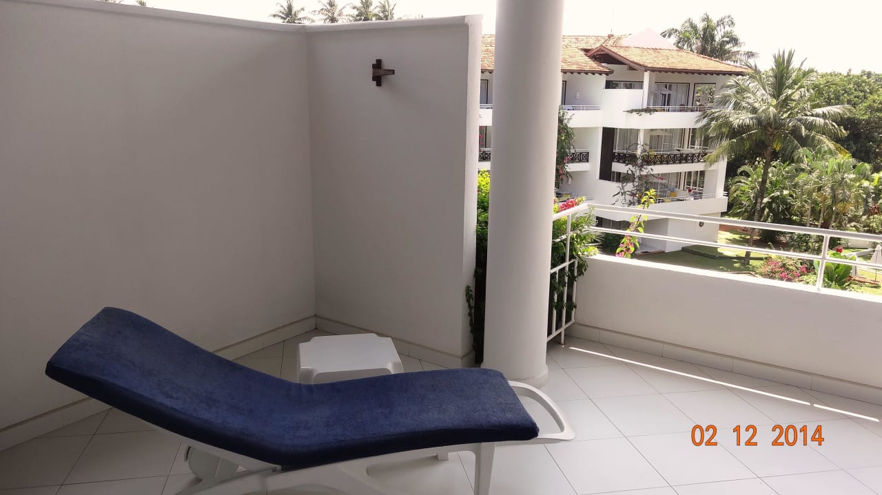 Sehr grosser Balkon im obersten Stock vorne Hotel Lanka Princess Ayurveda