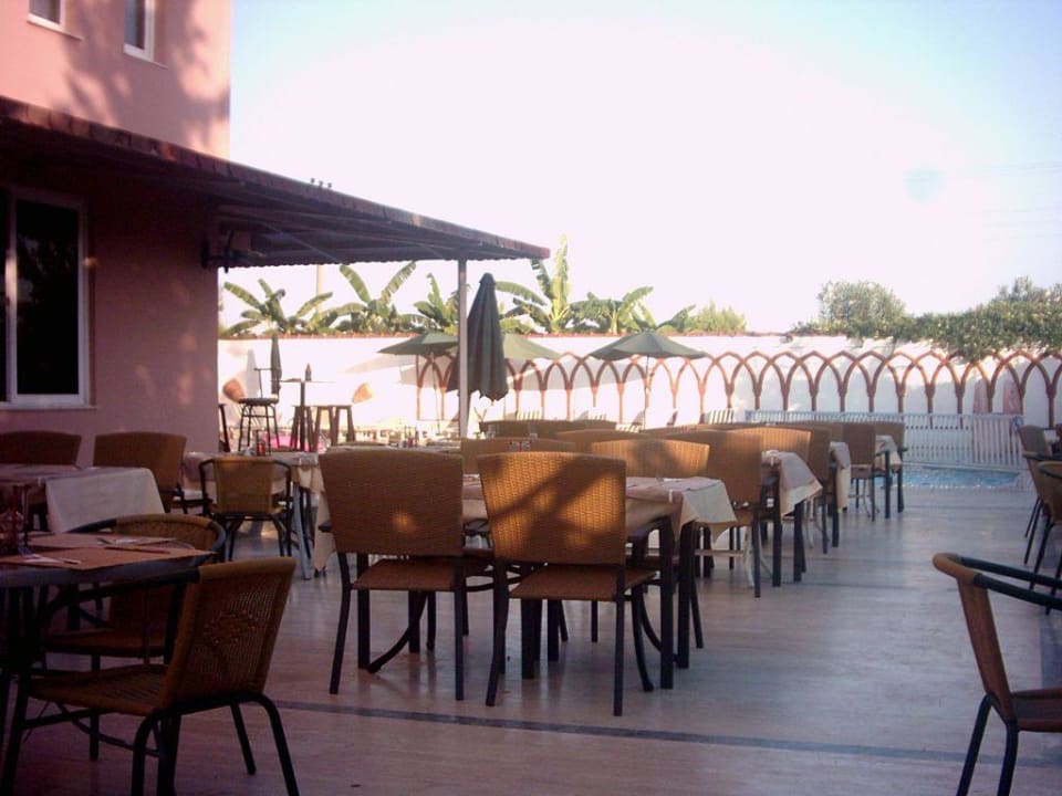 Restaurantterrasse Hotel Alem Regency
