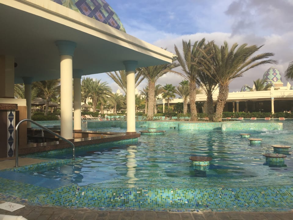 Pool Hotel Riu Karamboa