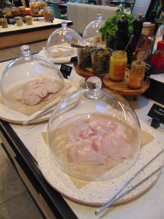 Gastro Radisson RED, Oslo Airport