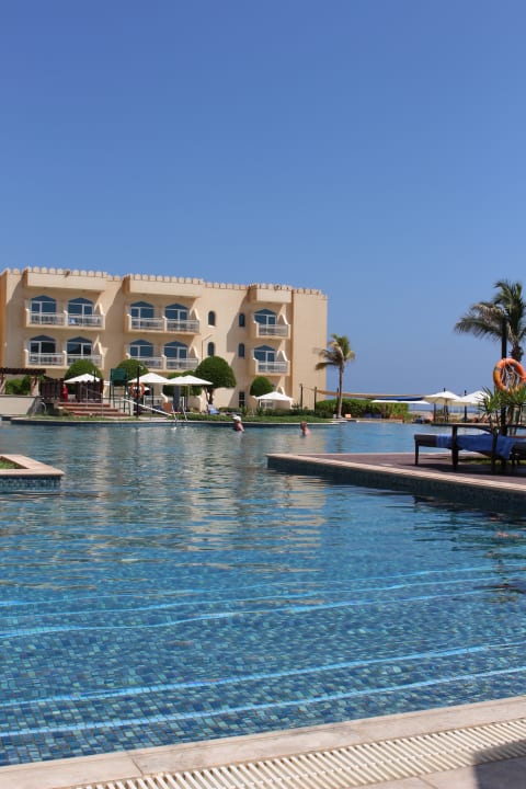 Pool Wyndham Garden Salalah Mirbat