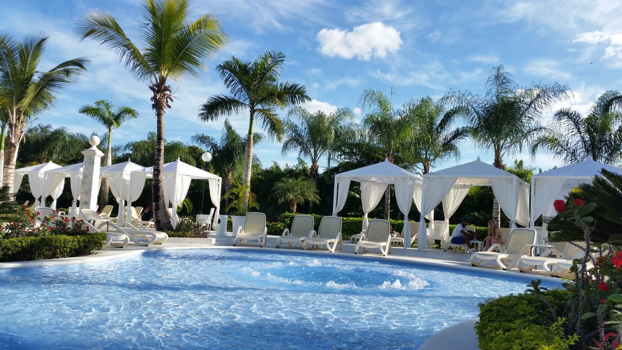 Pool Bahia Principe Luxury Bouganville