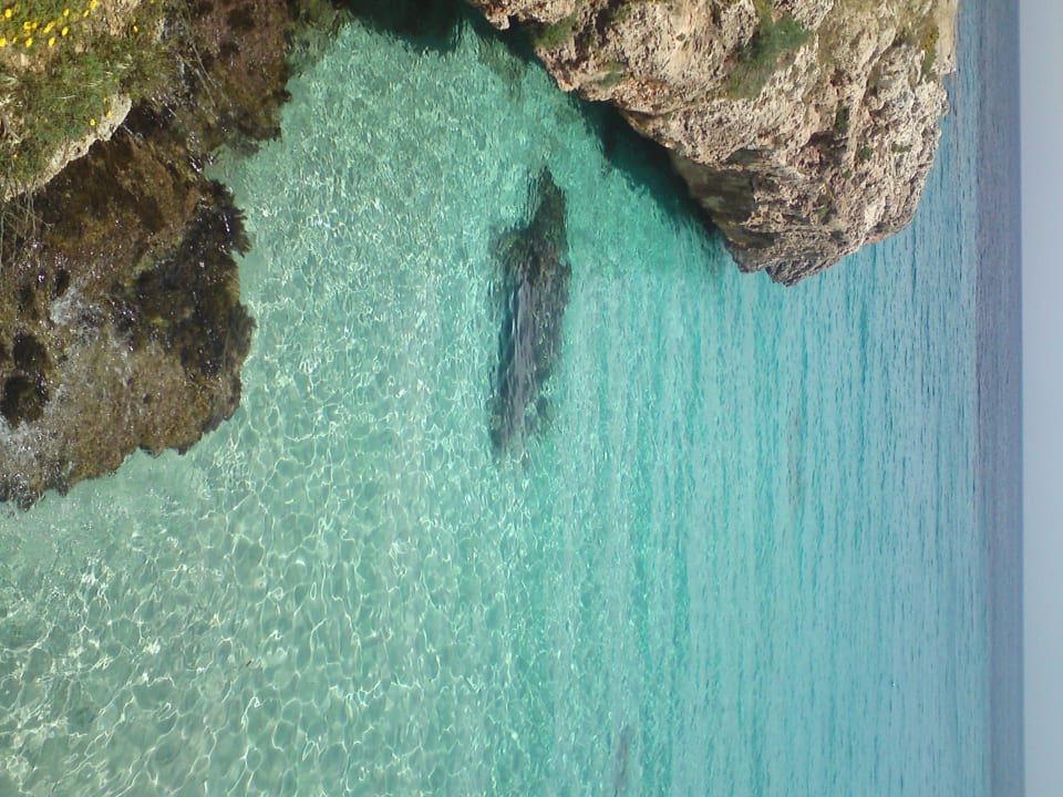 Glasklares Wasser Hotel Club Cala Romani