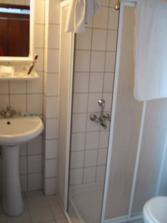 WC im  Zimmer 225 Hotel Akropol