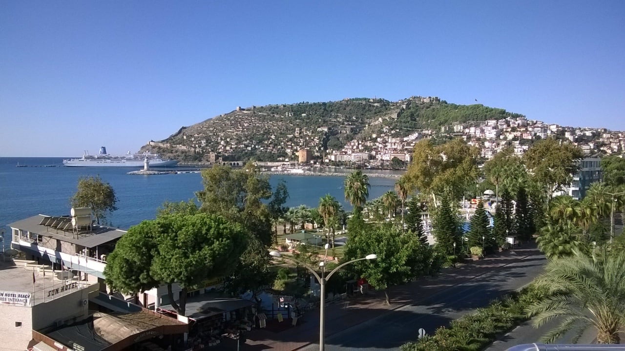 Blick aus dem Restaurant zur Burg Büyük Hotel
