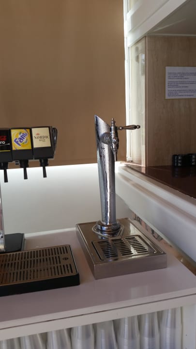 Getränke Selbstbedienung an der Bar Millor Sol