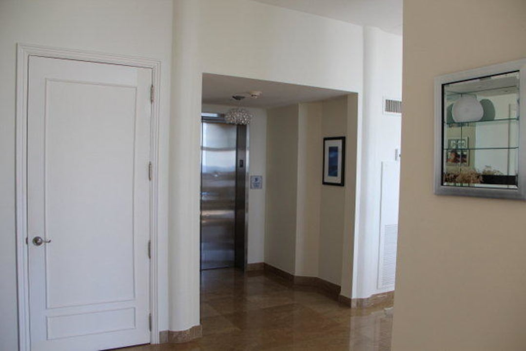 Aufzug ins Penthouse Hotel The Atlantic Resort & Spa