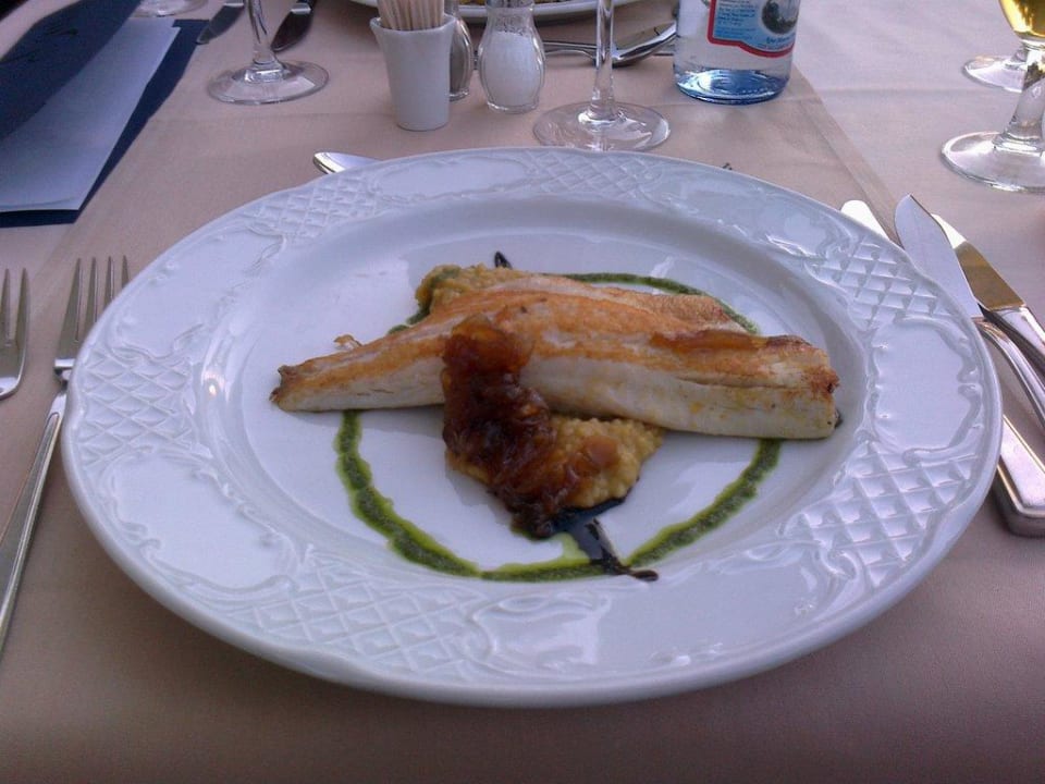 Stilvoll serviertes Menü Villa Chiquita