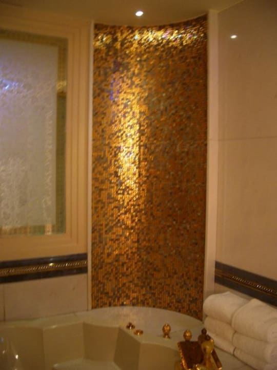 Presidential Suite - Goldiges Badezimmer Emirates Palace Mandarin Oriental