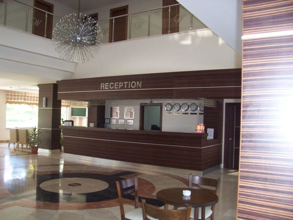 die Rezeption FUN&SUN Smart Hane Sun Hotel