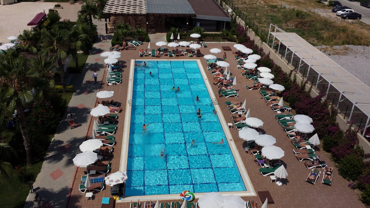 Pool Hotel Royal Garden Beach
