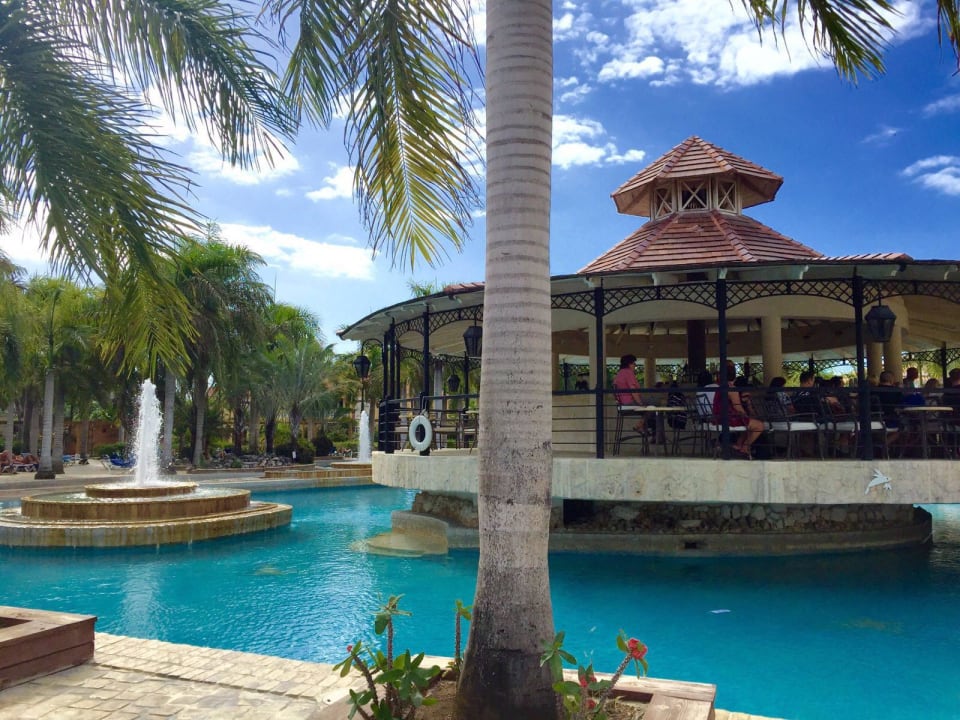 Poolbar Villas Bavaro Resort & Spa