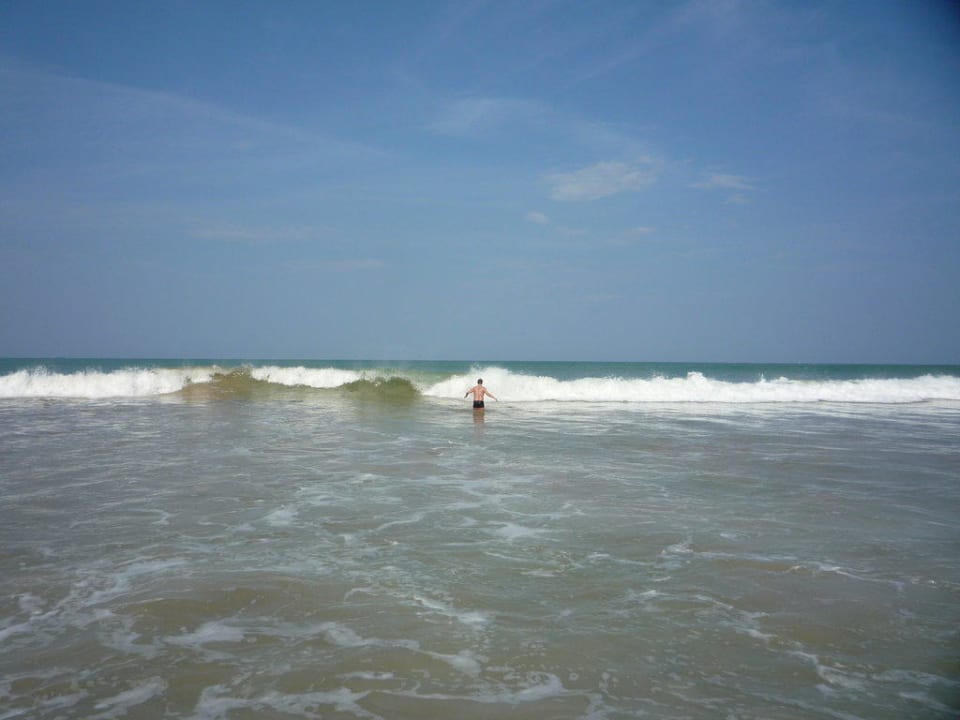 Alleine im Meer Khaolak Orchid Beach Resort