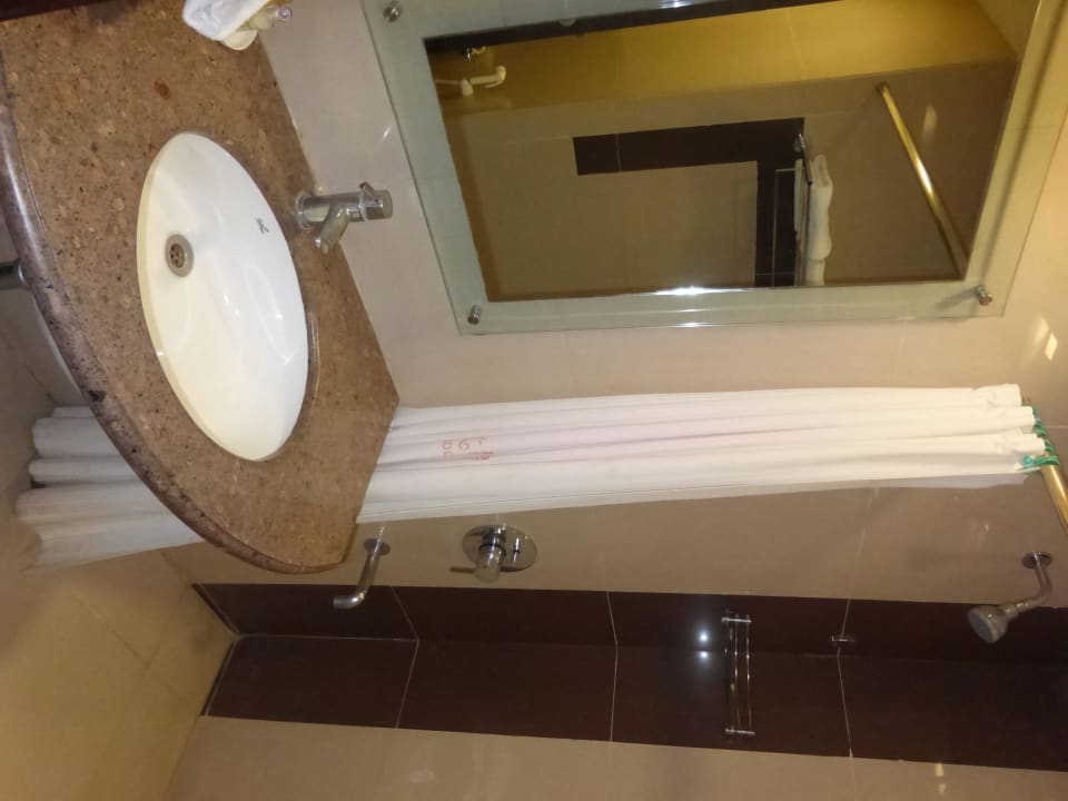 Bad Hotel Apna Palace