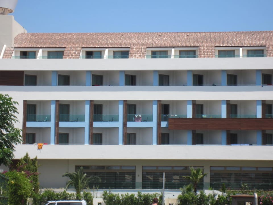 Das Hotel von außen Port Side Resort Hotel