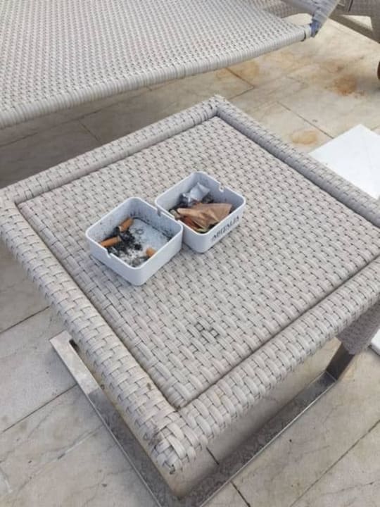 08.30 Uhr! Pisa Tower Plaza