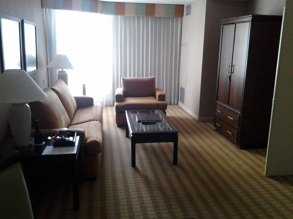 Beautiful and spacious ling room Hotel Clarion Suites Guatemala City