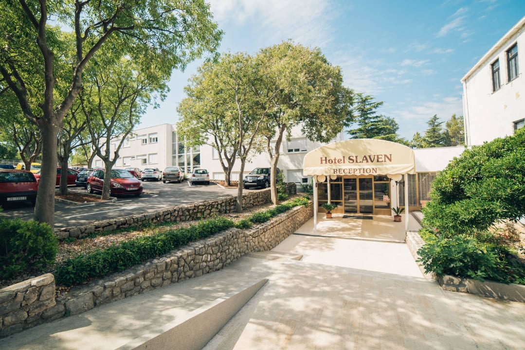 Exterior / Hotel entrance Hotel Slaven