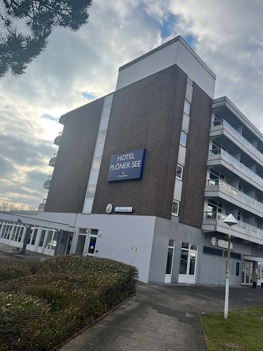 Außenansicht Hotel Plöner See by Tulip Inn