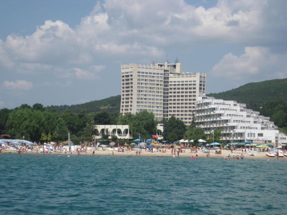 Blick vom Boot zum Strand und Hotel Hotel Laguna Beach
