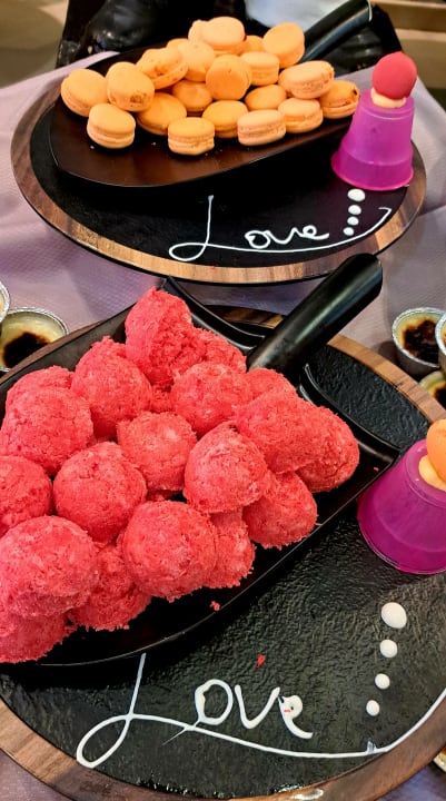 Gastro Saturn Palace Resort Hotel