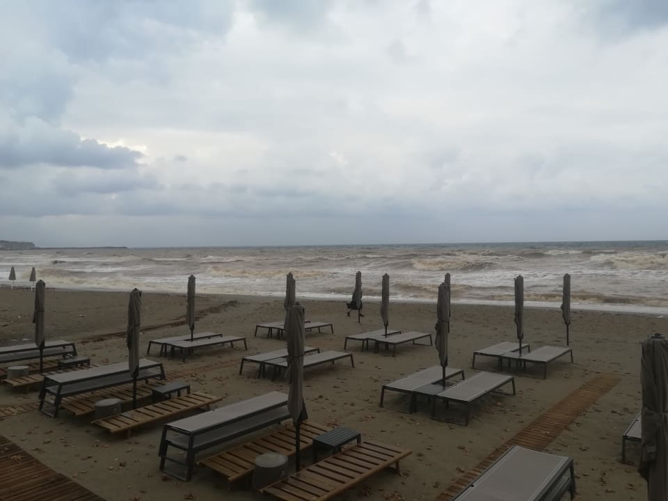 Strand Ikones Seafront Luxury Suites