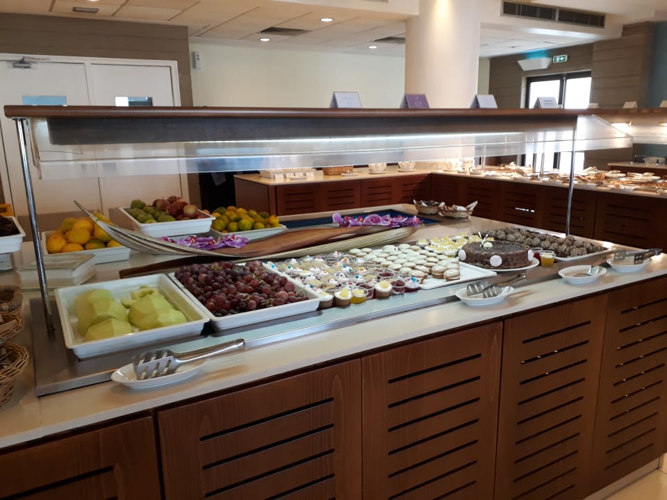 Gastro Crystal Springs Beach Hotel